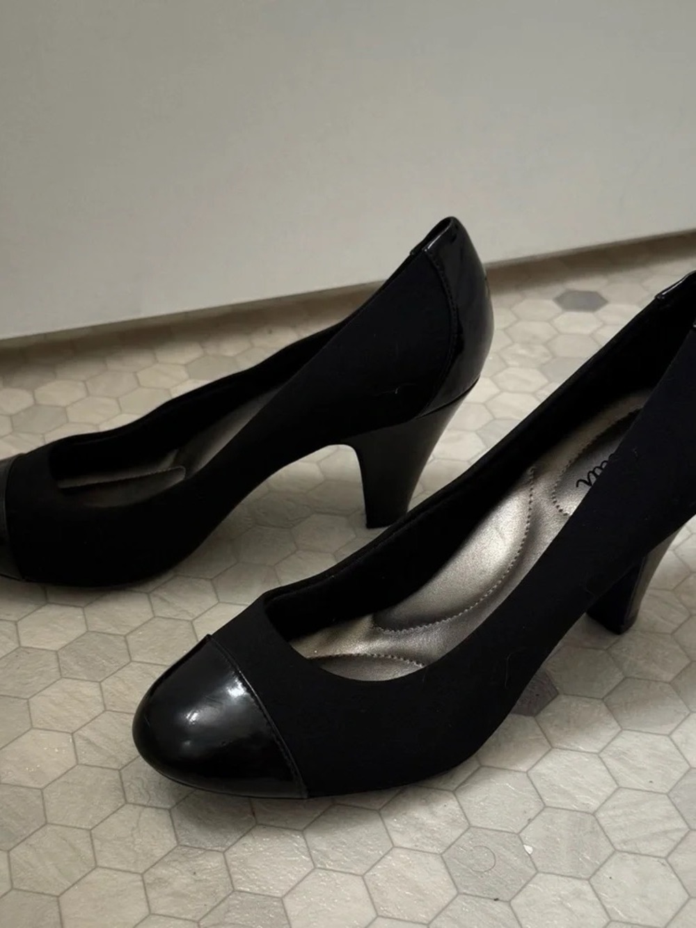 Classic Black CAP-TOE Mid Heel Pumps